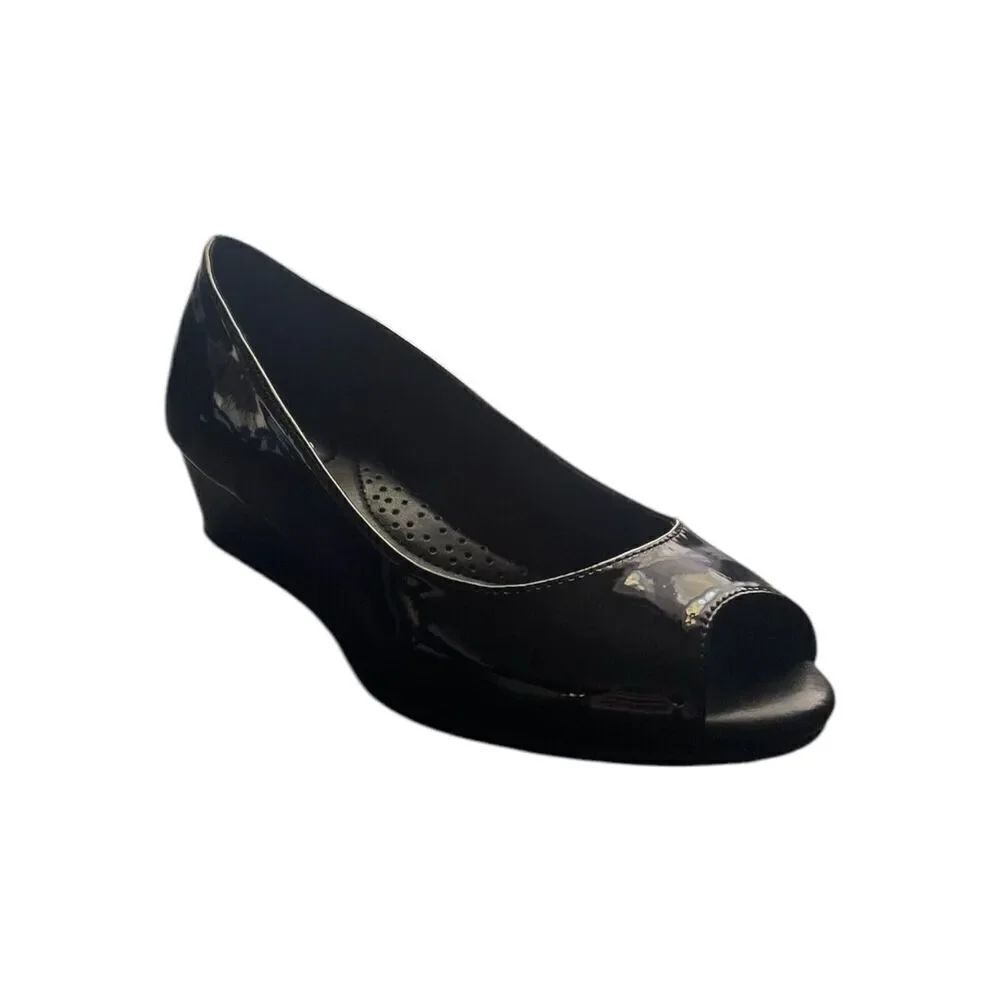 Bandolino Black Candra Peep Toe Wedge Womens Size 6WโPatent Leather